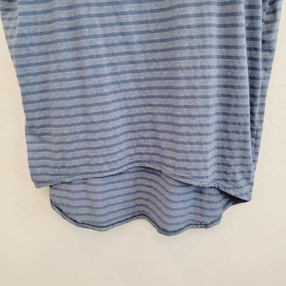 💕 LulaRoe Irma Tunic Top Blue & Gray Stripes Size XS - Picture 3 of 8